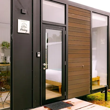 Villa Rimu View 1 By Tiny Away Hokitika Exterior foto